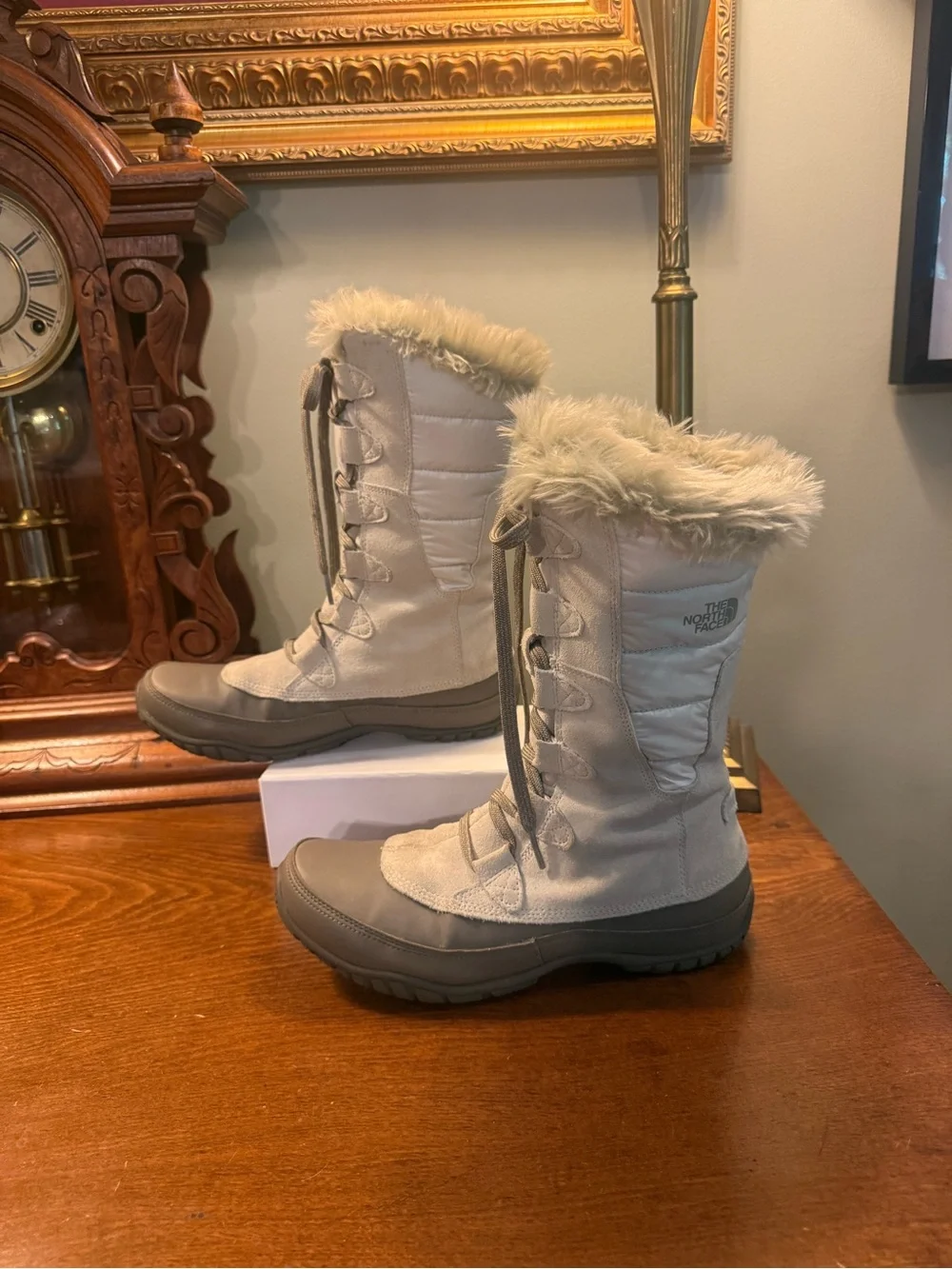 North Face Women’s Purna Winter Waterproof Lace-Up Snow Boot Light Gray Size 8